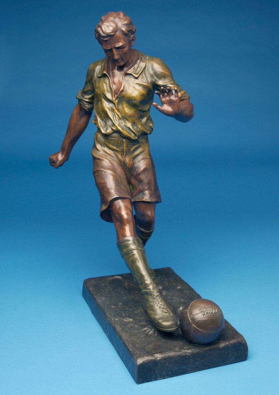 Figur, die einen Ball tritt von English School