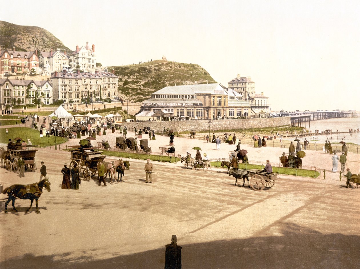 Am Strand, Llandudno von English School