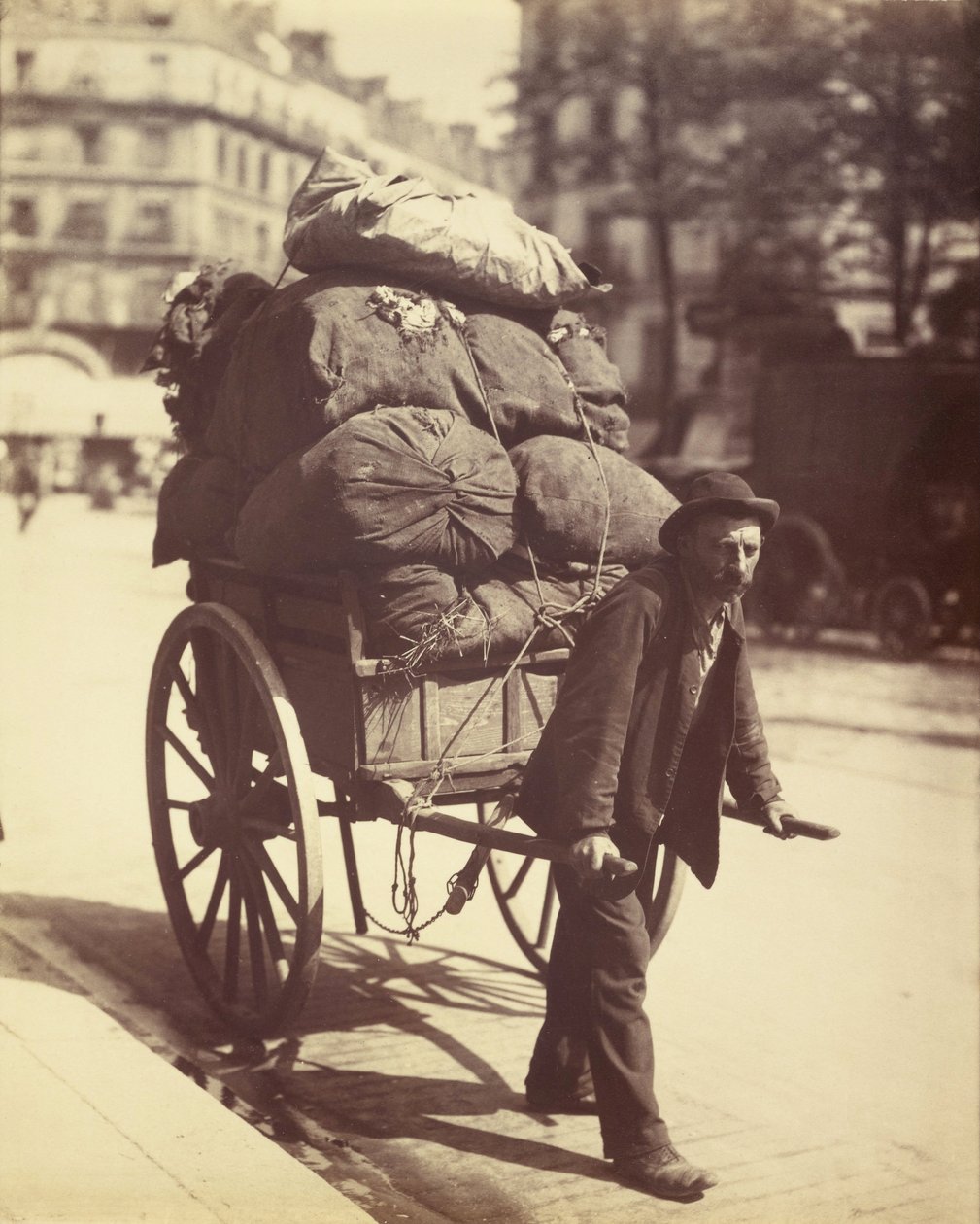 Chiffonier (Lumpensammler) von Eugène Atget