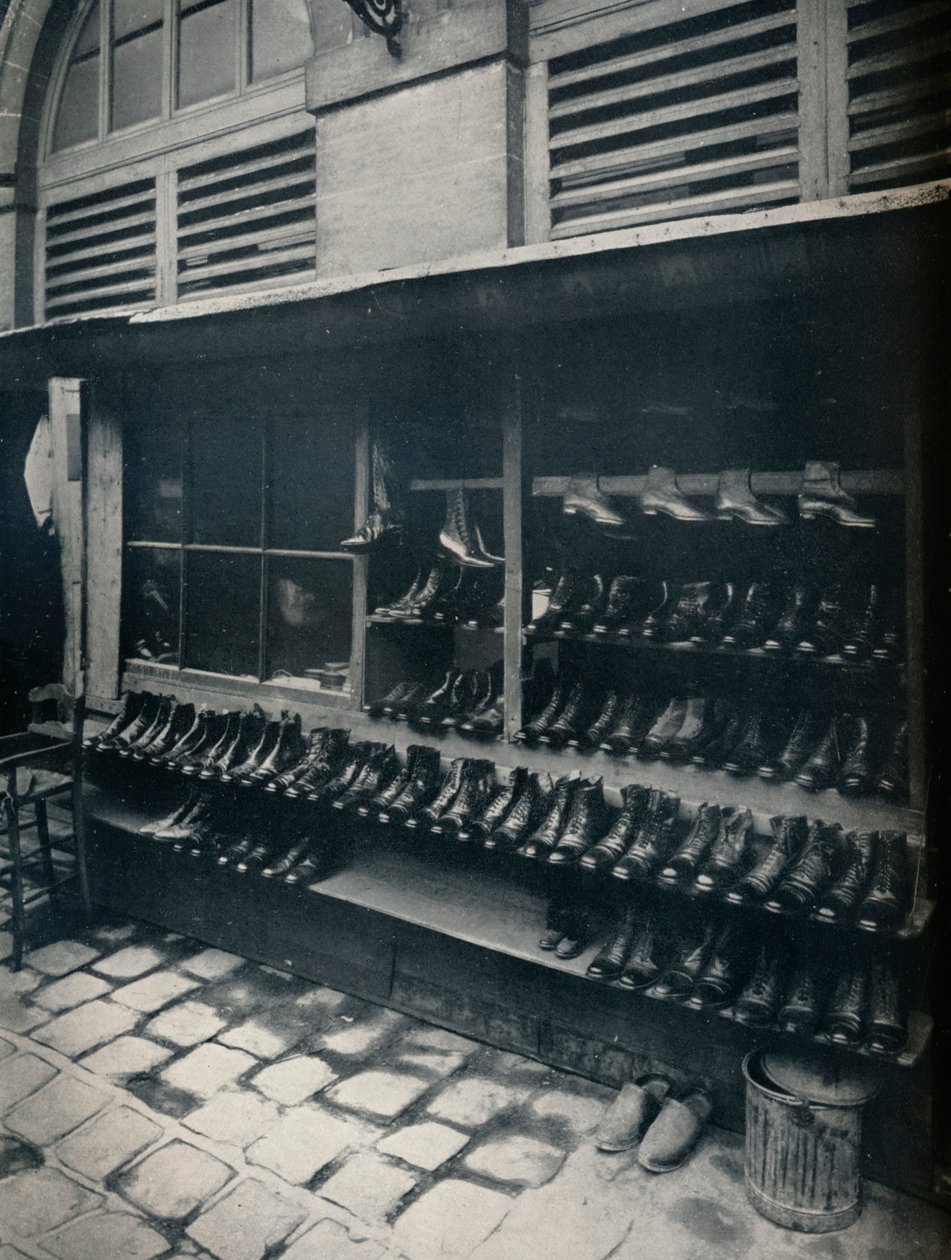 Alte Schuhe, ca. 1877-1927, 1929 von Eugène Atget