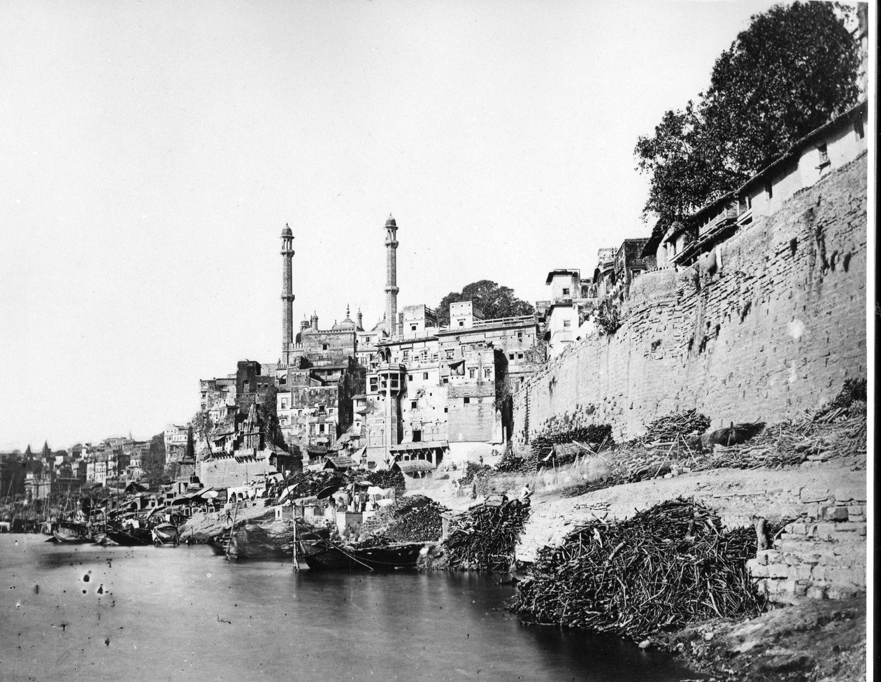 Pachganga Ghat und die Aurangzeb-Moschee, Benares, ca. 1860-70er von European Photographer