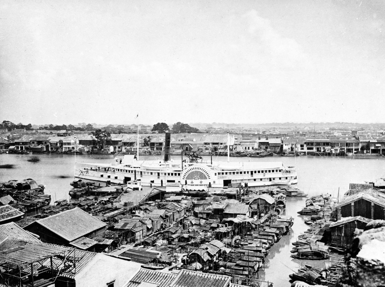 Der Goldene Berg am Landeplatz von Kanton, um 1870 von European Photographer