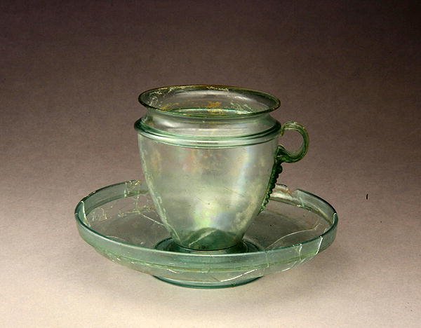 Tasse und Untertasse, ca. 50-100 n. Chr. von European European