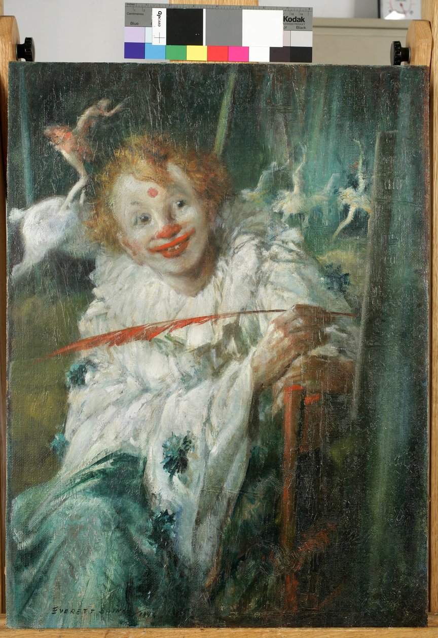 Clown mit roter Feder von Everett Shinn