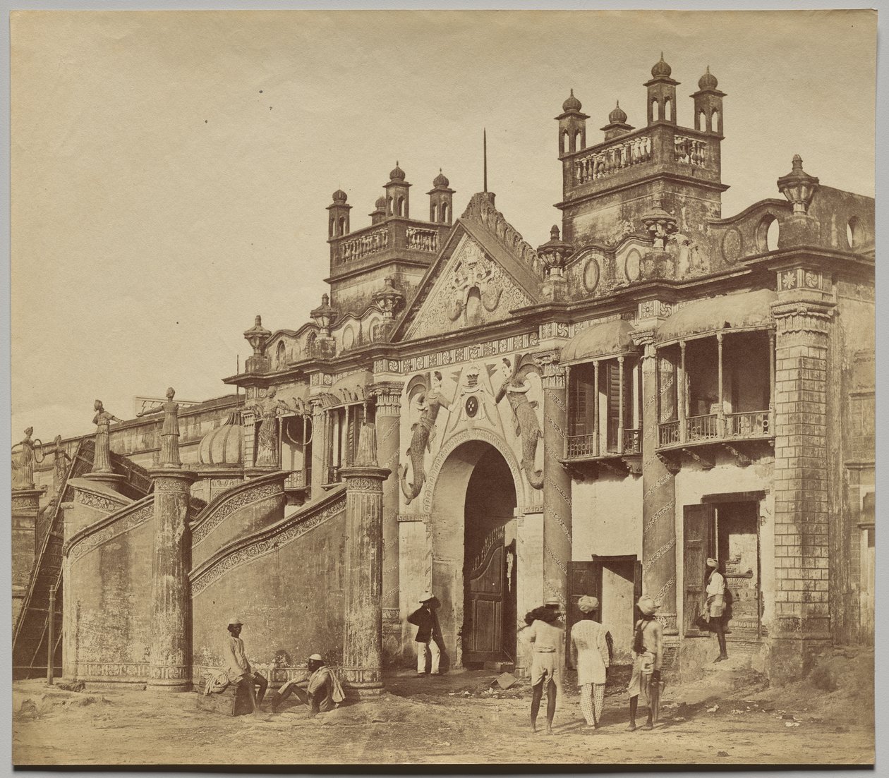 Tor zum Kaiserbagh von Felice A. Beato