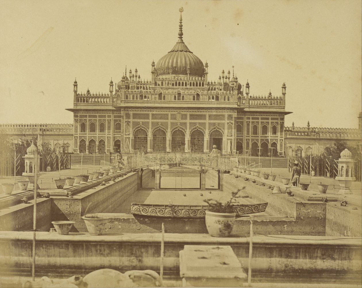 Innenraum des Kaiserbagh von Felice Beato