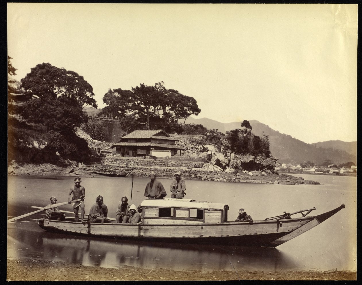 Japanisches Hausboot und Besatzung von Felice Beato