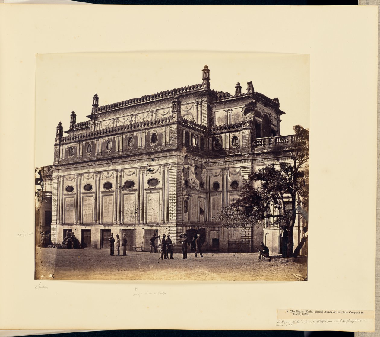 [Die Begum Kotie] von Felice Beato