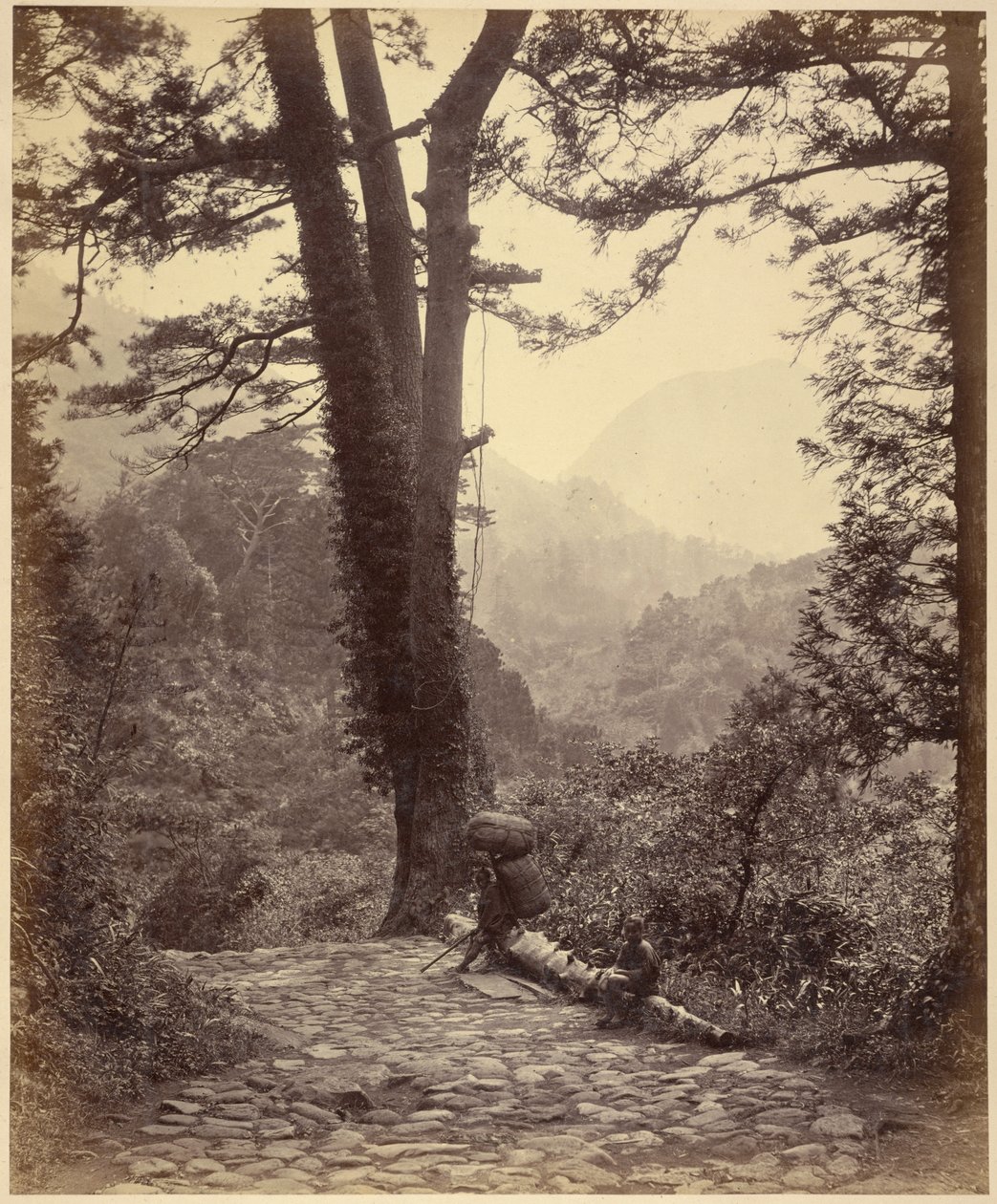 Blick auf den Hakone-Pass von Felice Beato