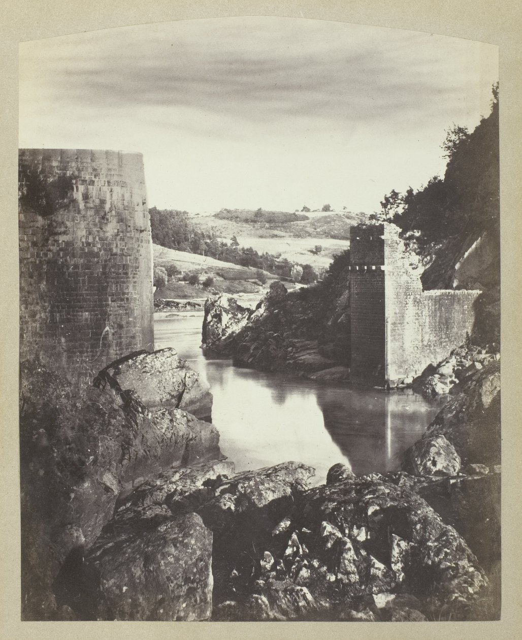 Landschaft mit Ruine von Félix Thiollier
