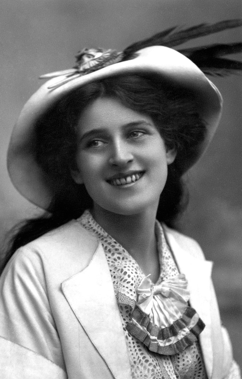 Zena Dare, englische Schauspielerin von Foulsham and Banfield