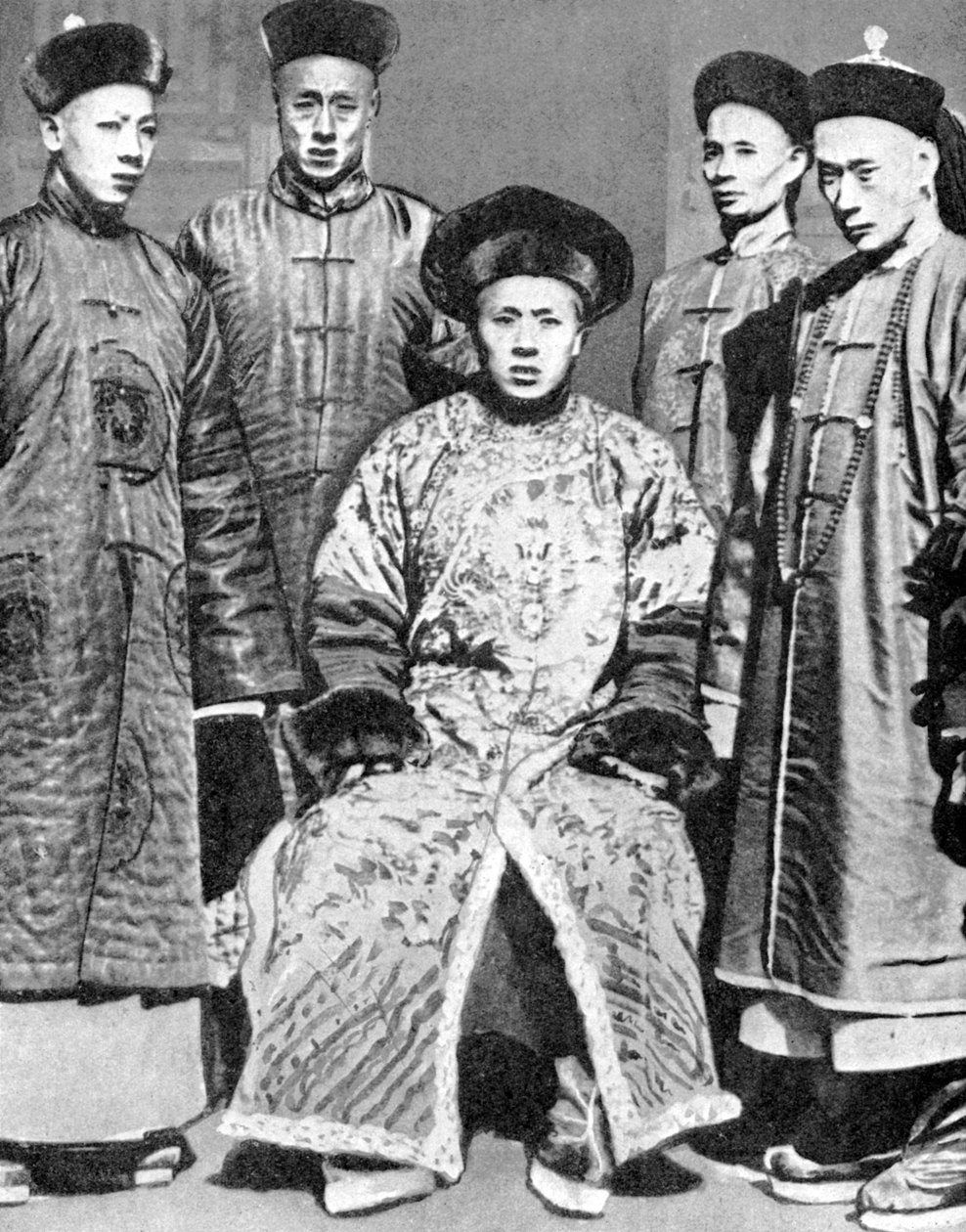 Ein Porträt von Mandarinen, China, 1936 von Fox Photos