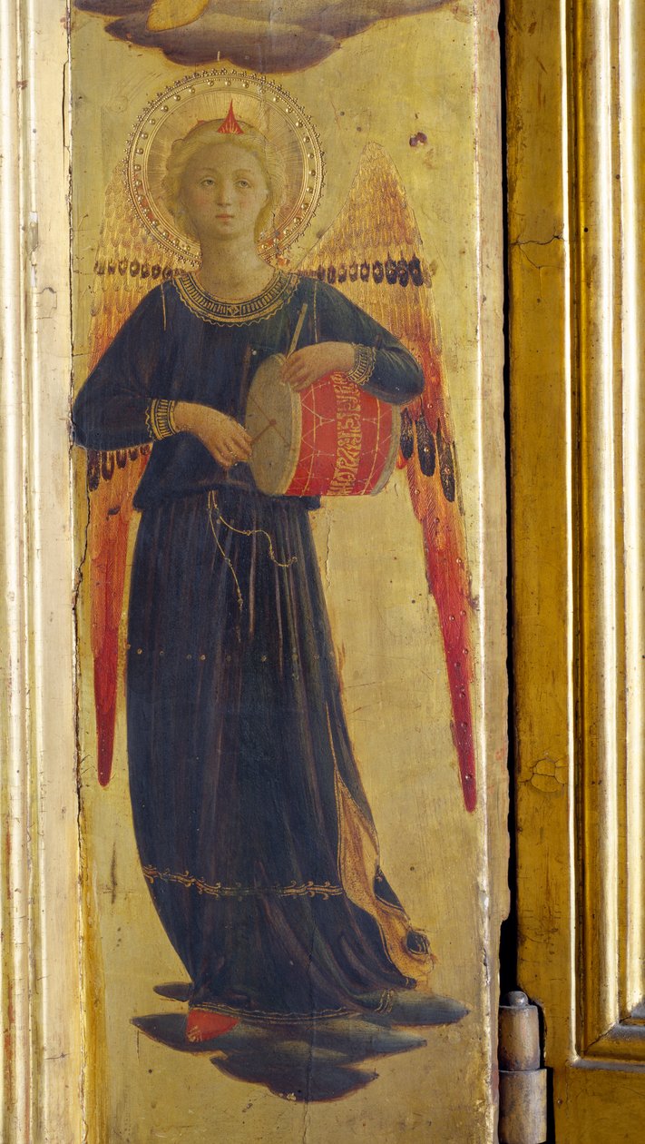 Engel, der eine Trommel schlägt (Detail) von Fra Angelico