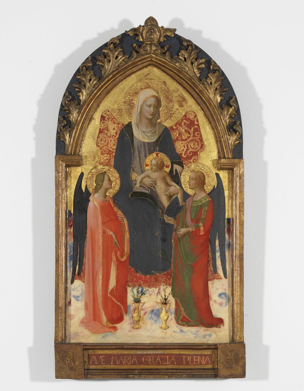Madonna und Kind mit zwei Engeln von Fra Angelico
