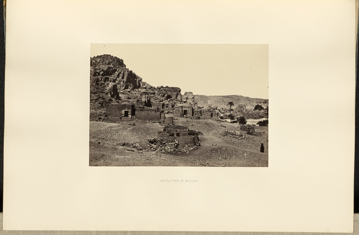 Antiquitäten bei Biggeh von Francis Frith