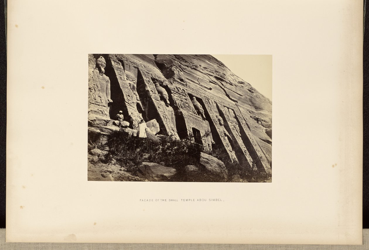 Fassade des kleinen Tempels Abou Simbel von Francis Frith