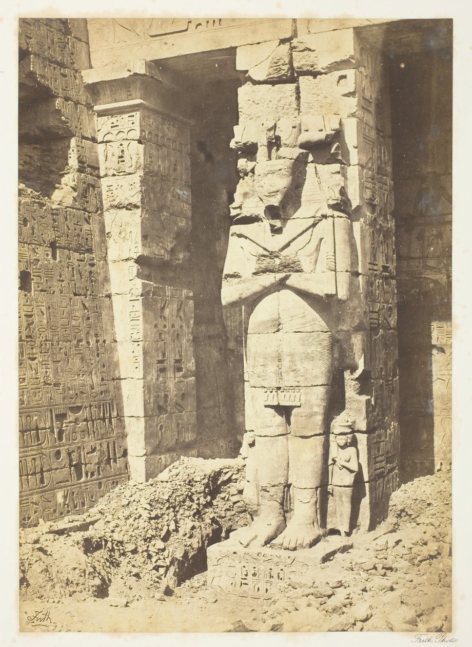 Osiride-Säulen in Medinet-Haboo, ca. 1857 von Francis Frith