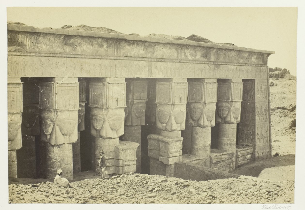 Portikus des Tempels von Dendera von Francis Frith