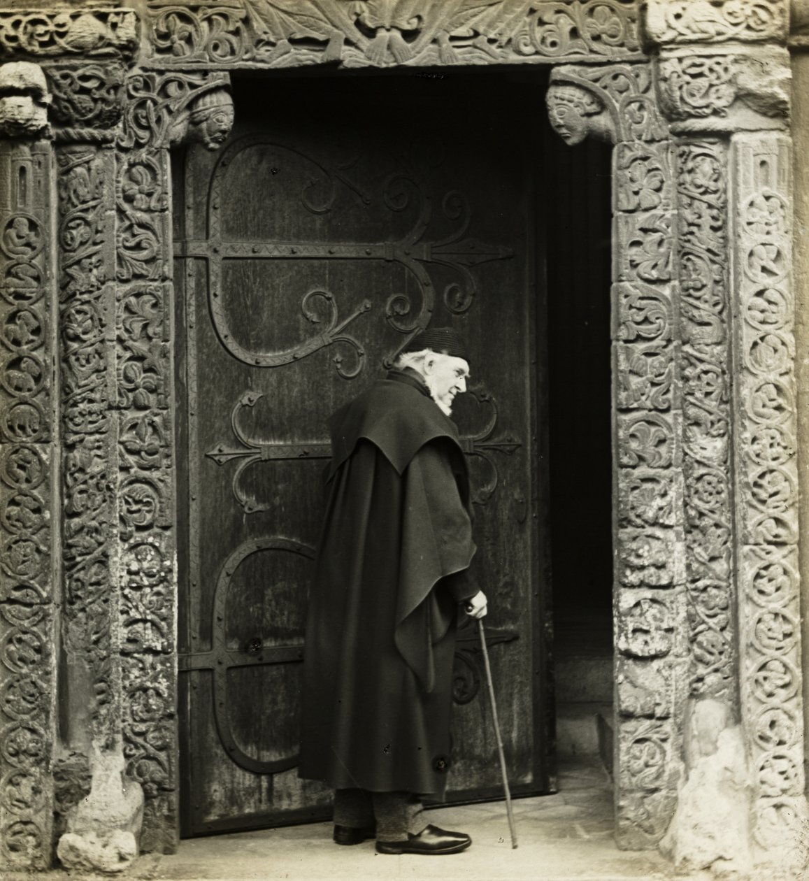 Ely Kathedrale: Tür des Priors von Frederick H. Evans