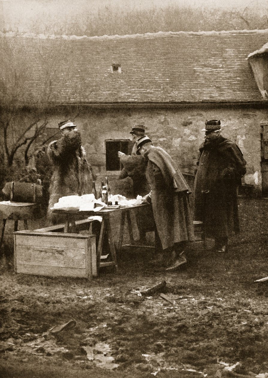 Ein hastiges Frühstück am Straßenrand mit General Joffre, G.C.B., an der Front von French Photographer