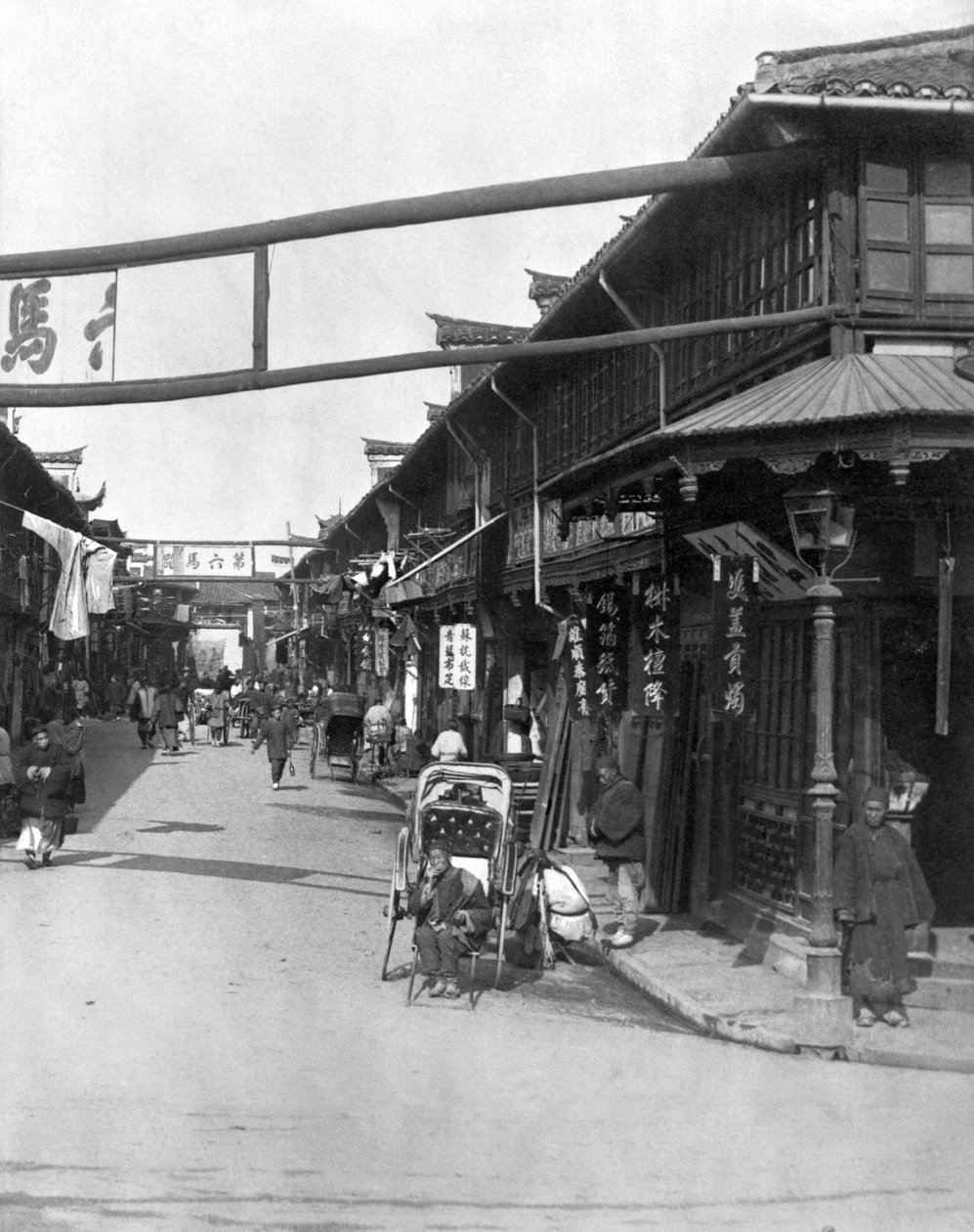 Chinatown in Shanghai, Ende des 19. Jahrhunderts von French Photographer