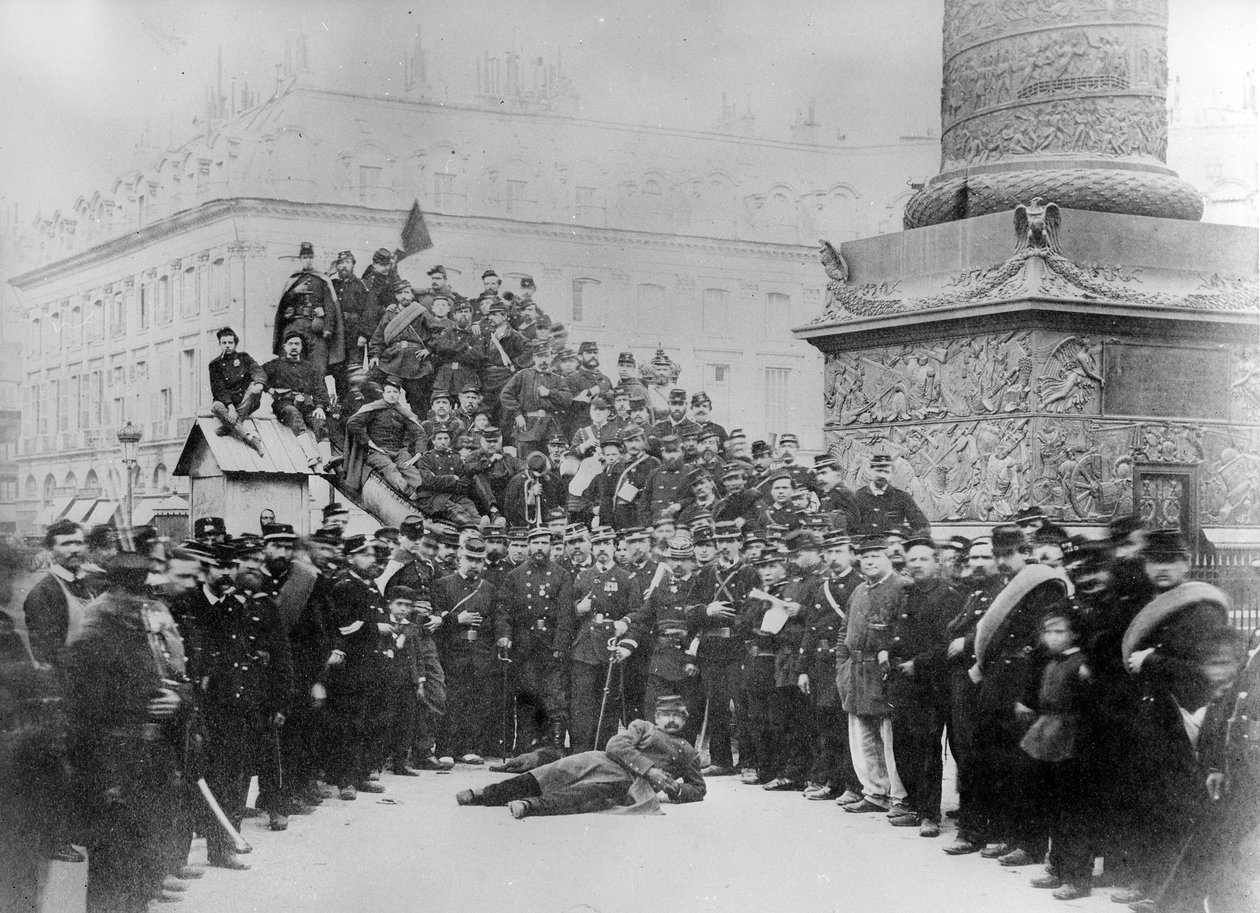 Kommunarden auf dem Place Vendôme während der Pariser Kommune, 1871 von French Photographer