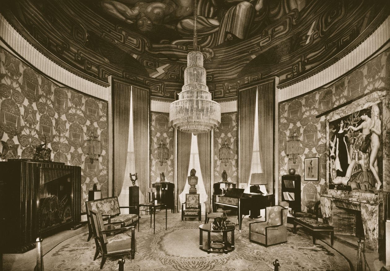 Großer Salon, entworfen von Jacques-Emile Ruhlmann, 1925 von French Photographer