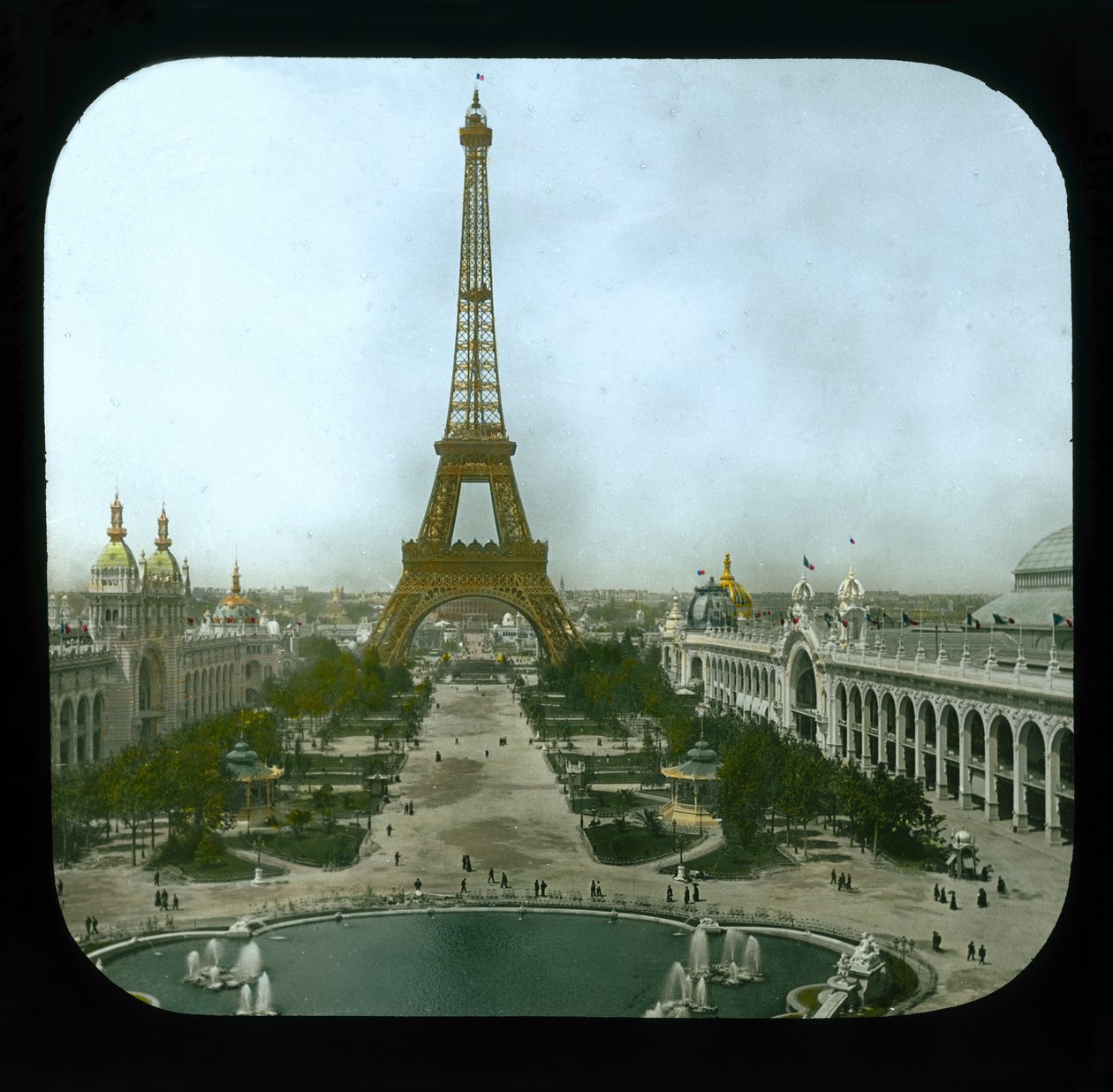 Pariser Weltausstellung: Champ de Mars und der Eiffelturm, 1900 von French Photographer