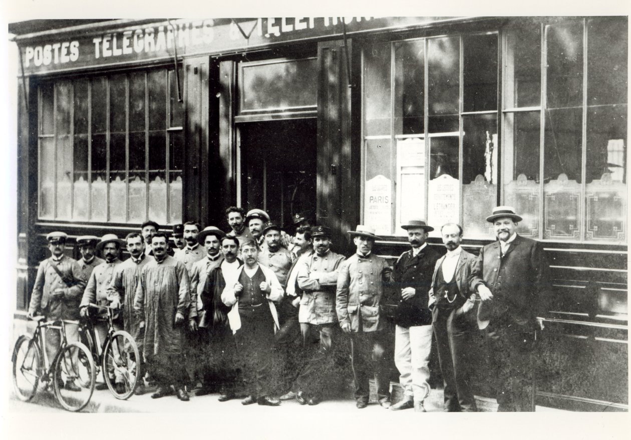 Postamt in Paris, vor 1914 von French Photographer