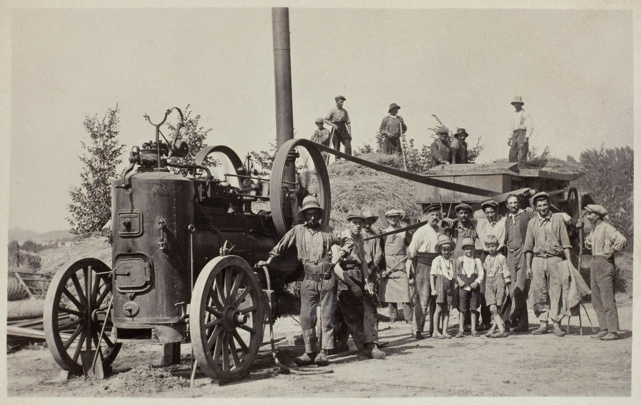 Dreschmaschine, um 1900 von French Photographer