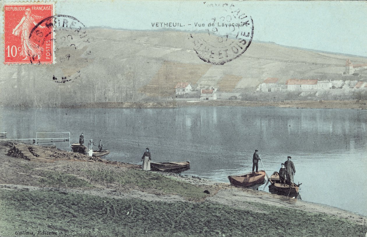 Blick auf Vetheuil am Ufer der Seine von French Photographer