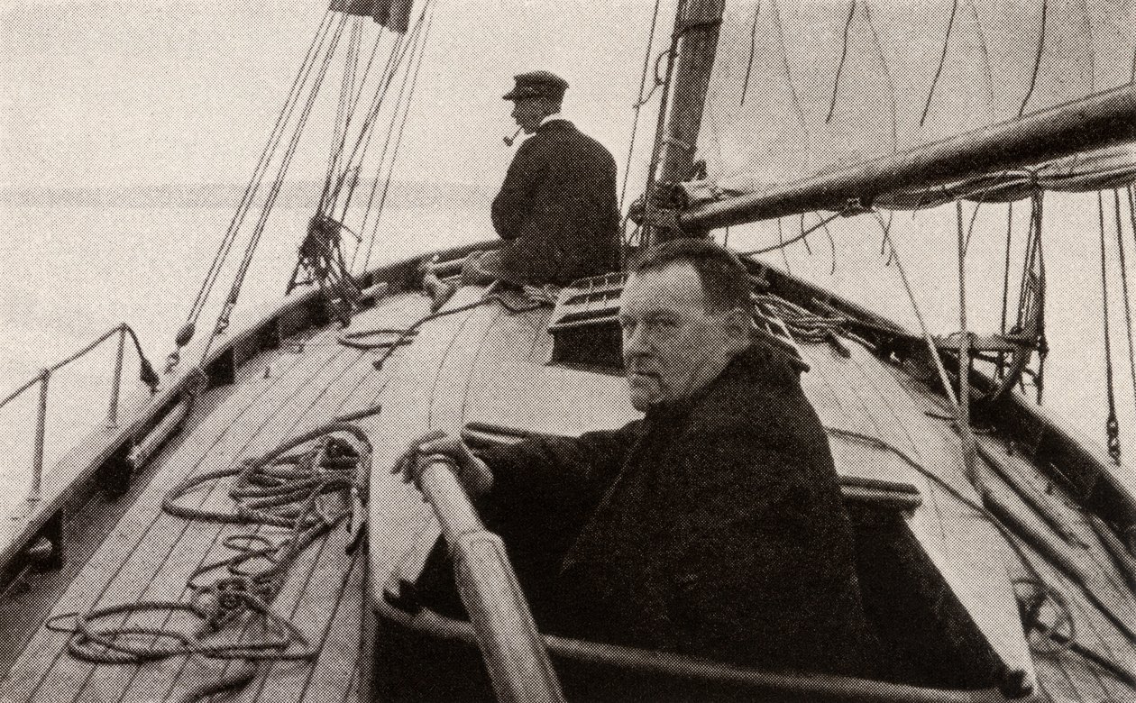 Hilaire Belloc in seinem Boot von French Photographer