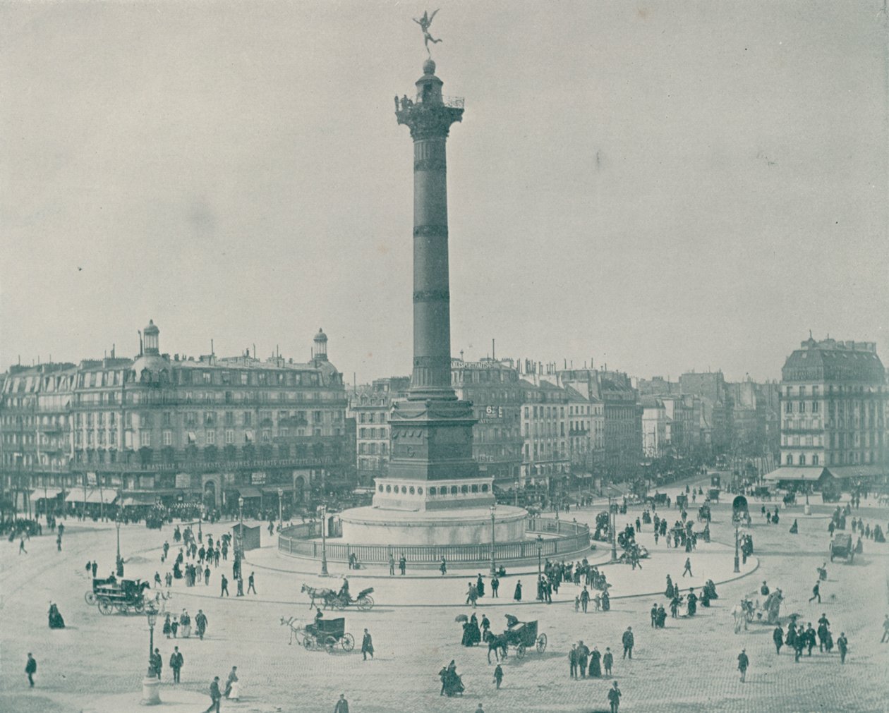 Paris: Place de la Bastille von French Photographer