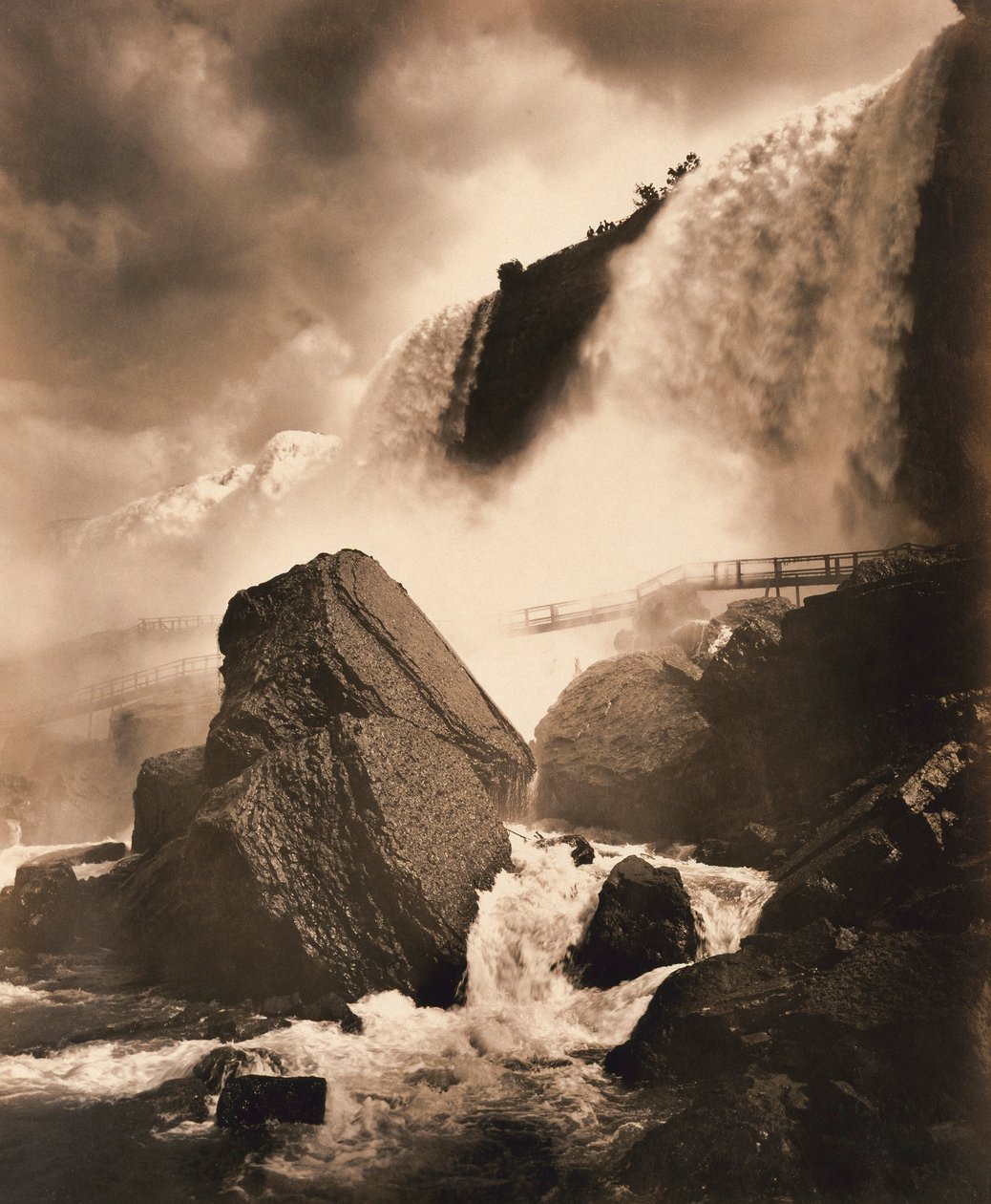Niagara im Sommer, von unten von George Barker