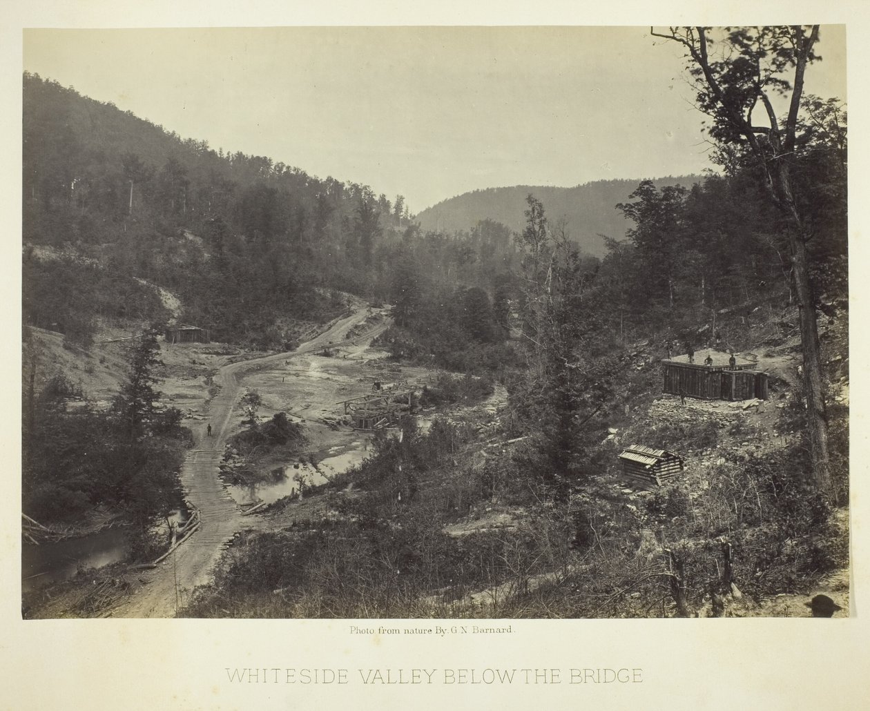 Whiteside-Tal unterhalb der Brücke von George N. Barnard
