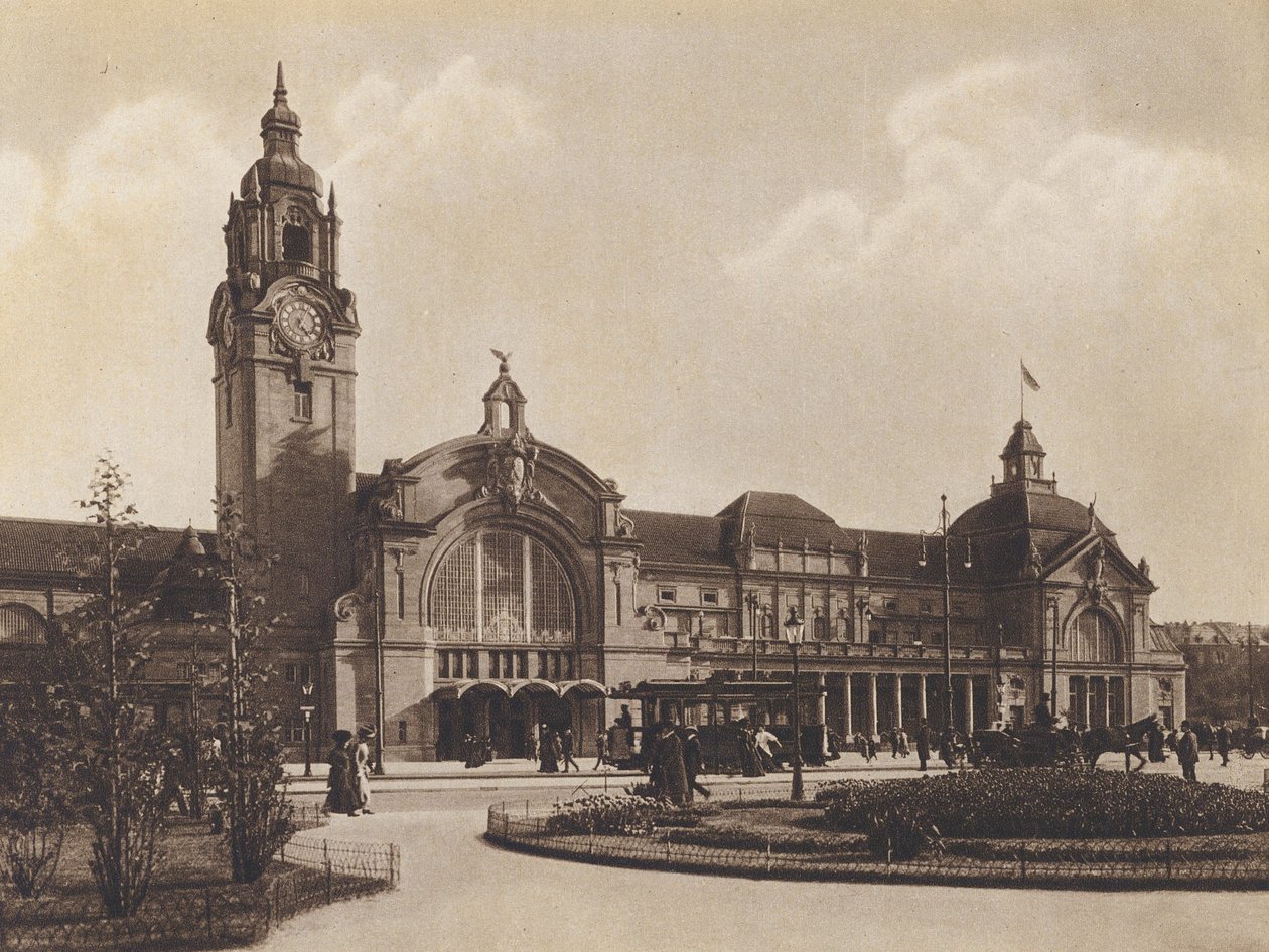 Wiesbaden, Hauptbahnhof von German Photographer