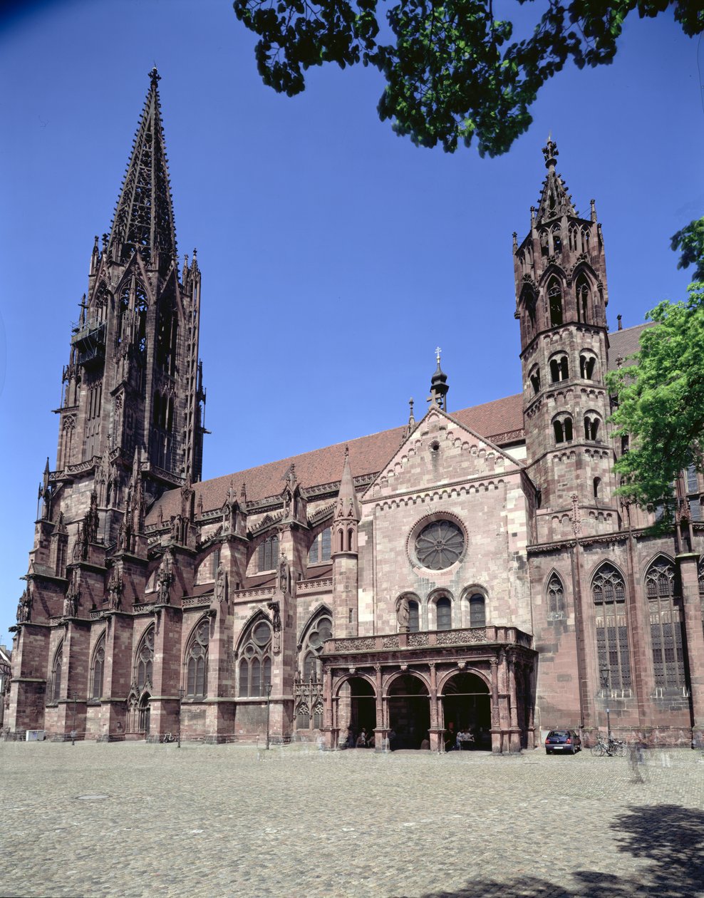 Ansicht des Münsters von Südosten von German School