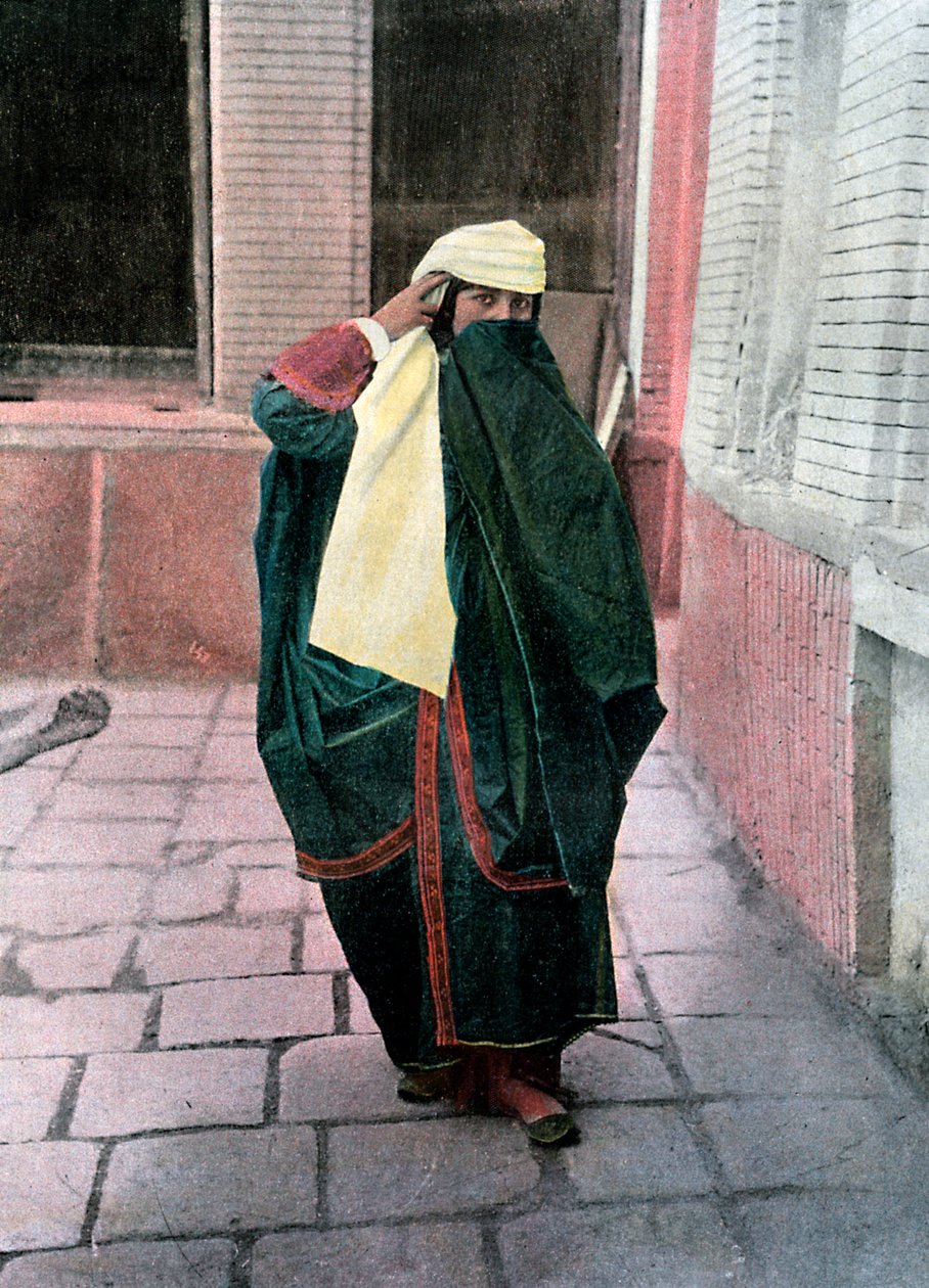 Persische Frau in traditioneller Tracht, ca. 1890 von Gillot
