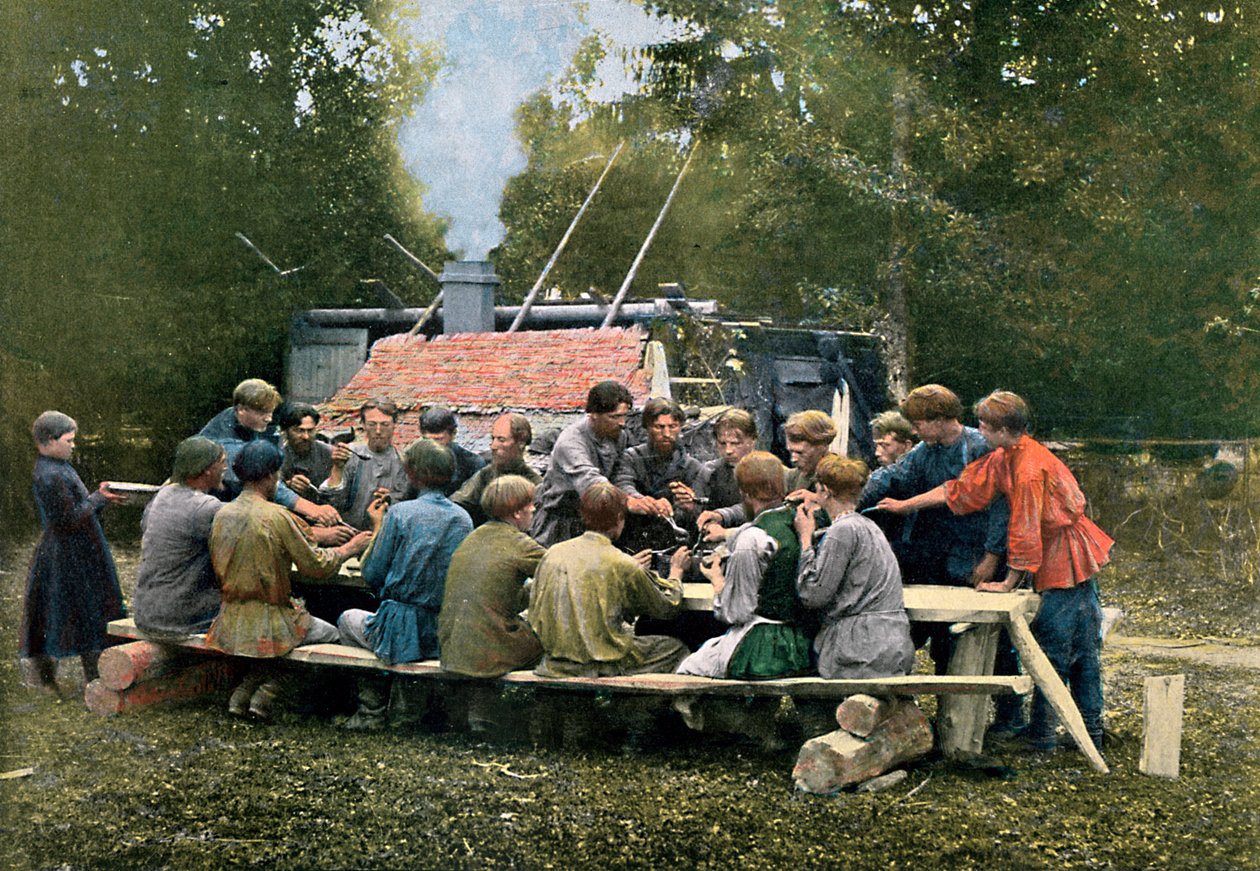 Kantine der Arbeiter in einem Dorf, Russland, c. 1890 von Gillot