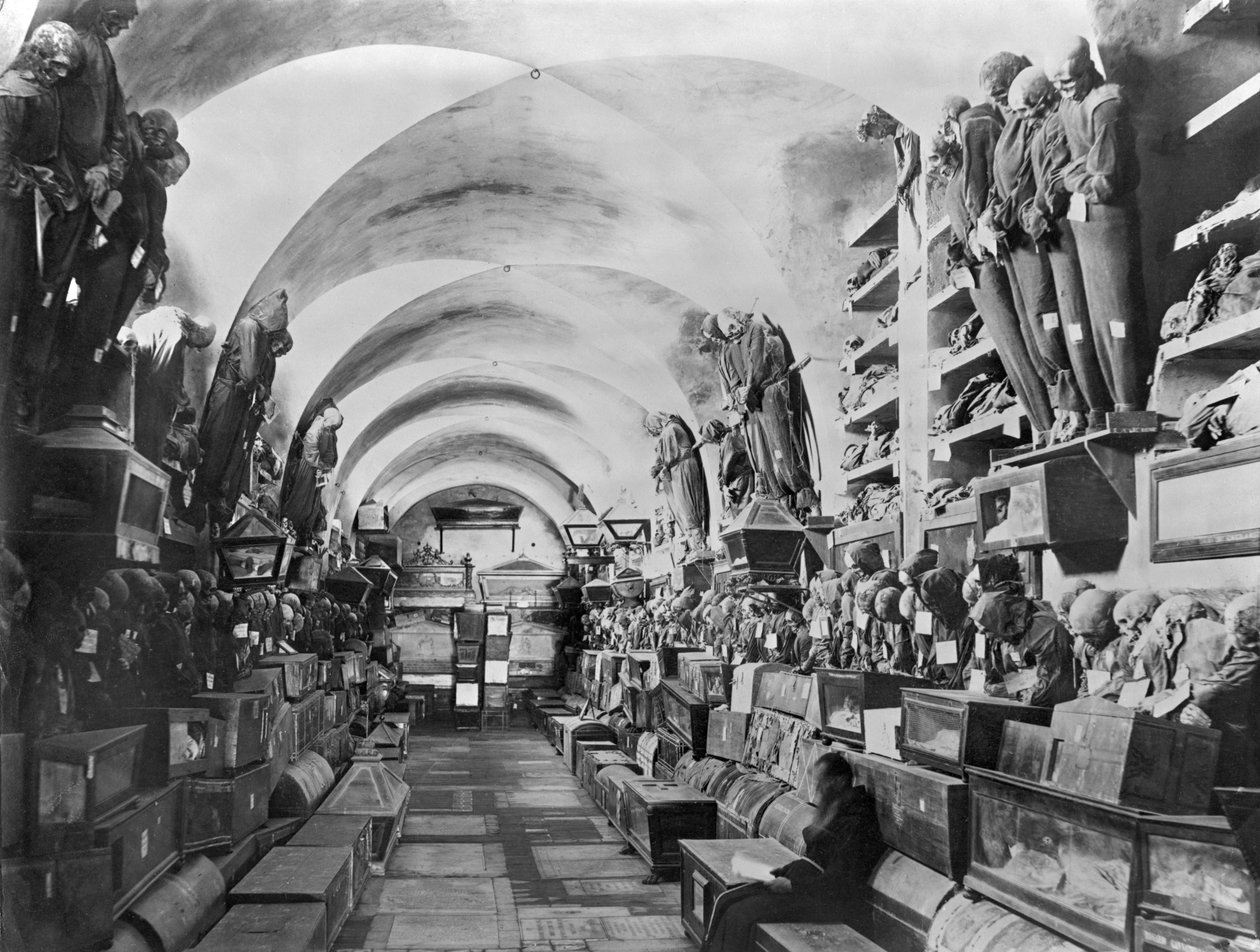 Mumien der Katakomben von Palermo, Italien von Giorgio Sommer