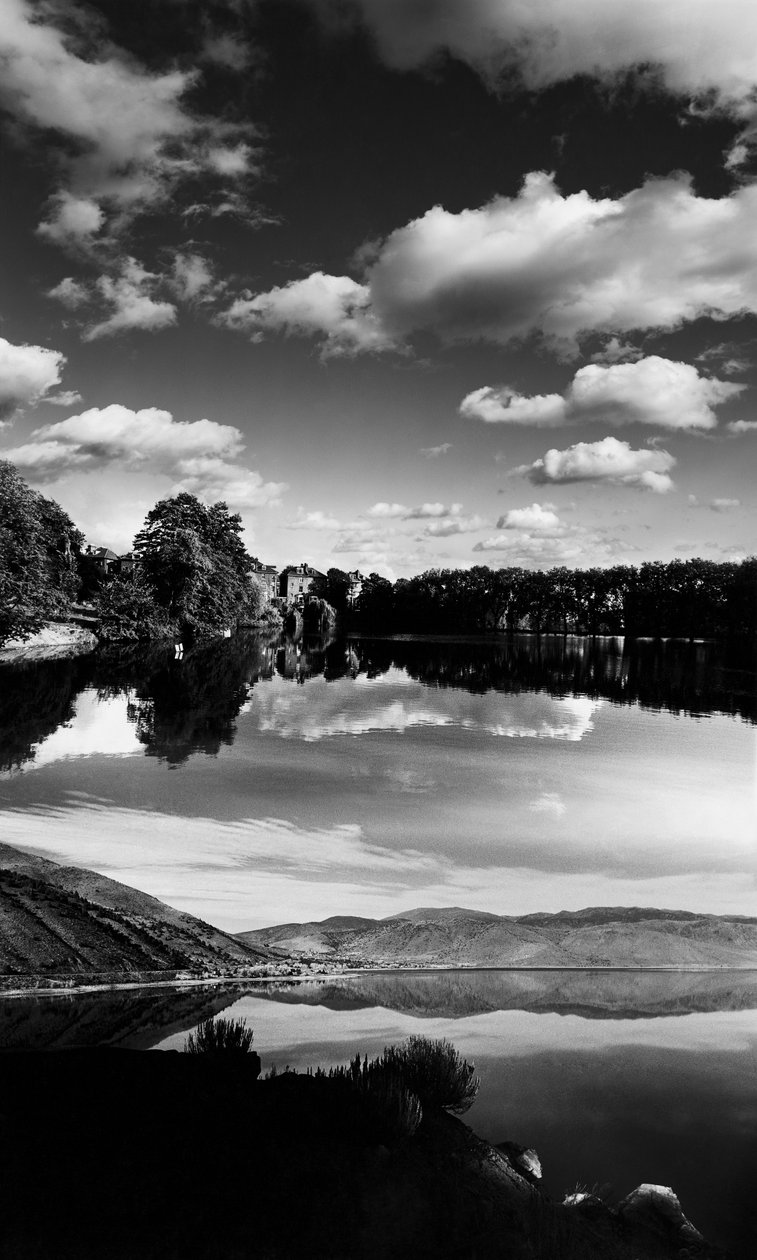 Landschaft mit See (s/w Foto) von Hag Hag