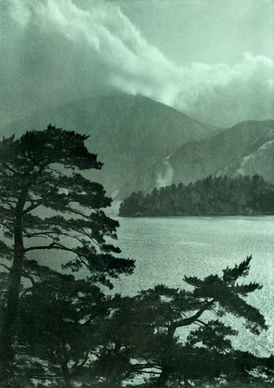 Annähernder Sturm am Lake Motosu, 1910 von Herbert Ponting
