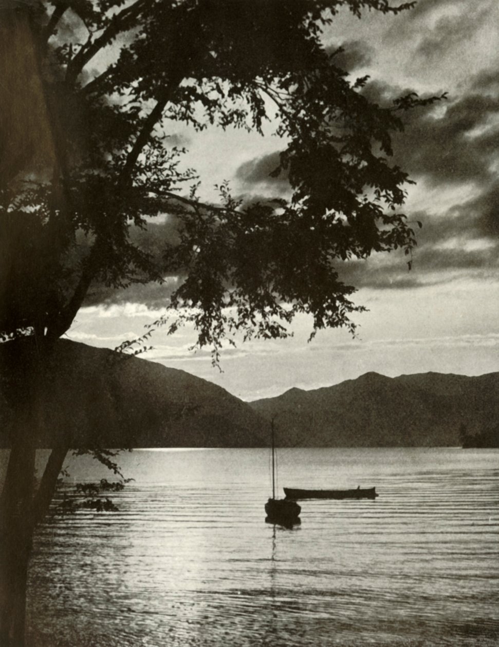 See Chuzenji, 1910 von Herbert Ponting
