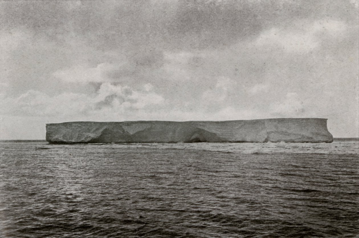 Der erste Eisberg, ca. 1910, 1913 von Herbert Ponting