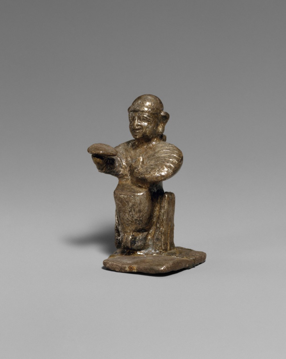 Sitzende Frau, ca. 14.–13. Jahrhundert v. Chr. (Silber) von Hittite