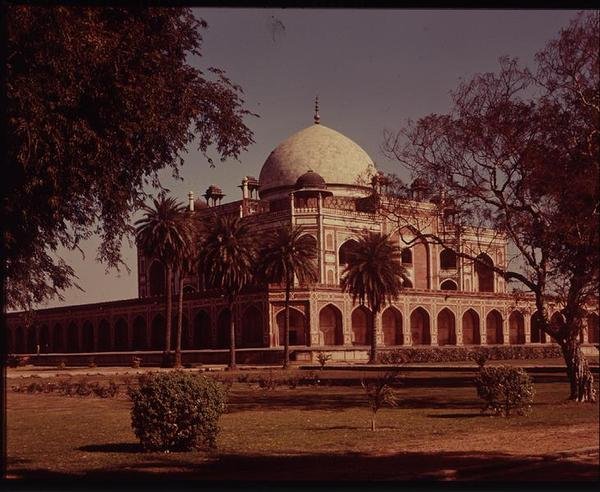 Grab von Humayun (1507-56), gebaut 1570 (Foto) von Indian School