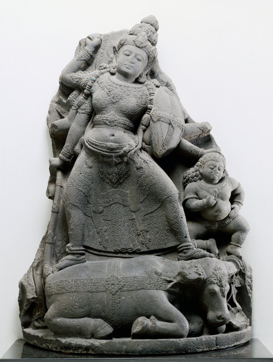 Durga tötet Mahisa, ca. 1300 von Indonesian School