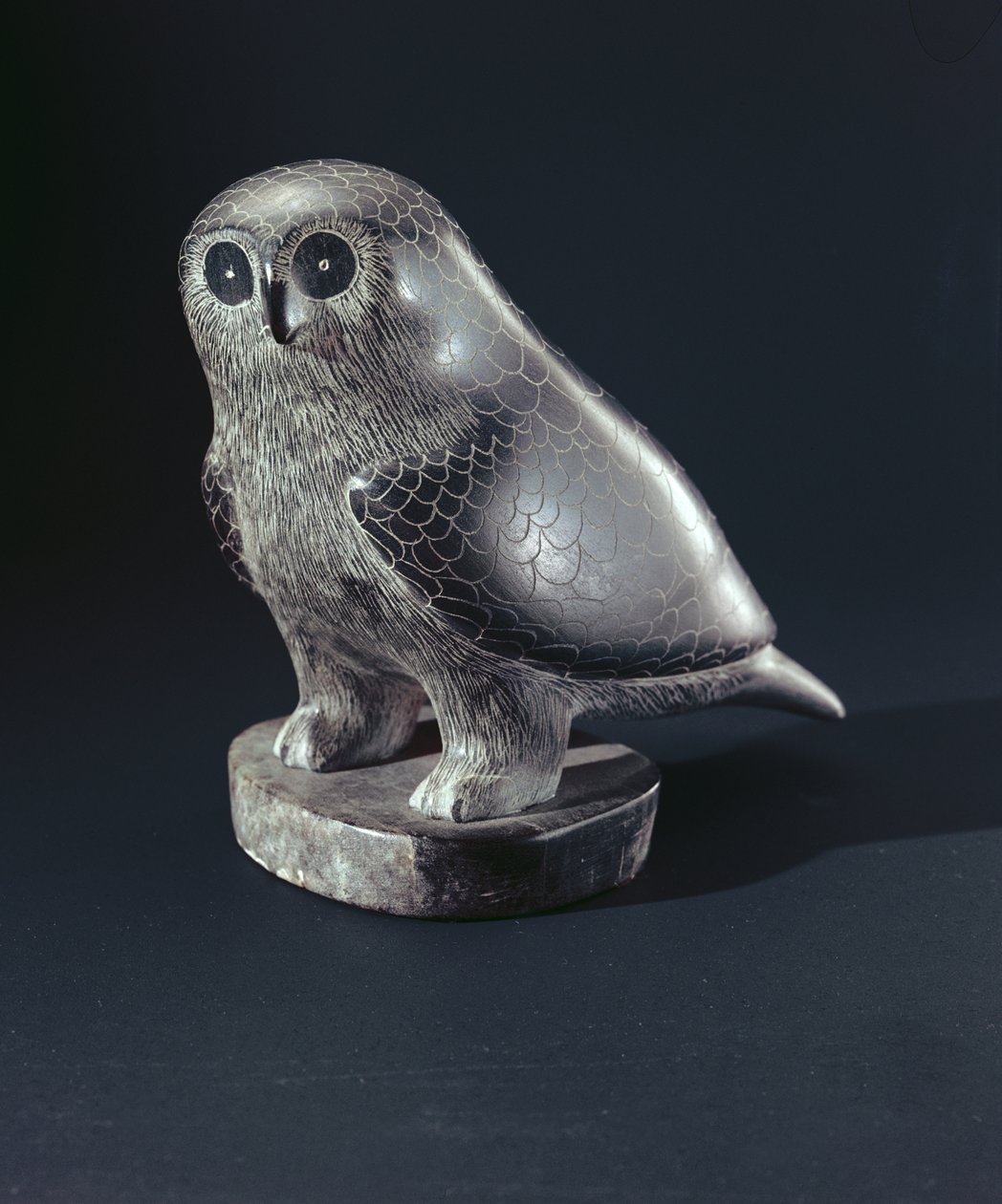 Eule, aus Cape Dorset (Speckstein) von Inuit School