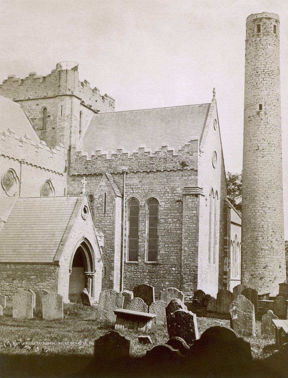 St. Canices Kathedrale (Sepia-Foto) von Irish Photographer