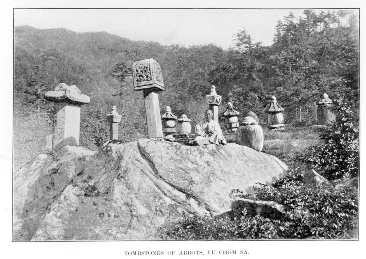 Friedhof des Yu-Chom-Sa-Buddhistischen Klosters, aus Korea and her Neighbours von Isabella Bird, veröffentlicht 1898 von Isabella Bird